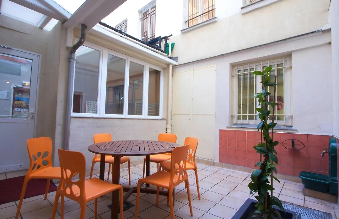 Auberge Internationale Des Jeunes-1